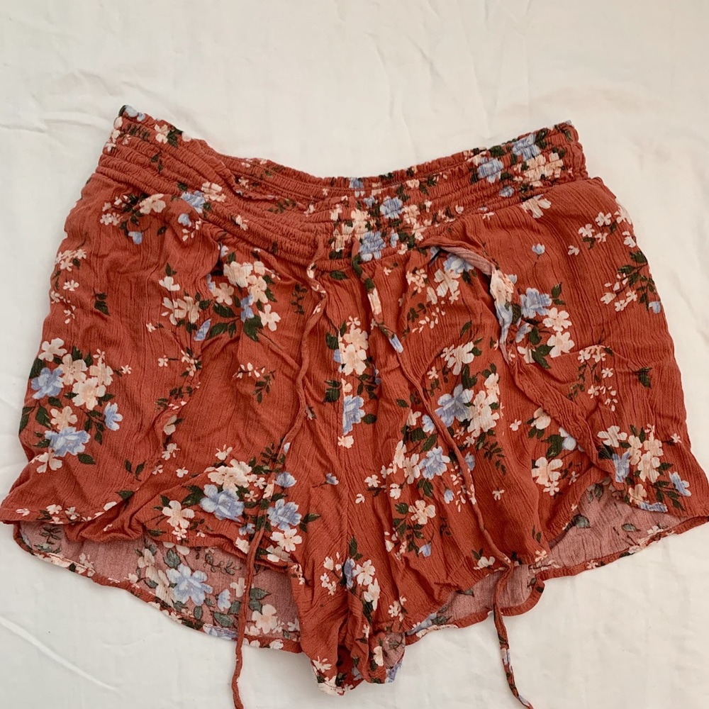 American eagle flowy flower shorts!